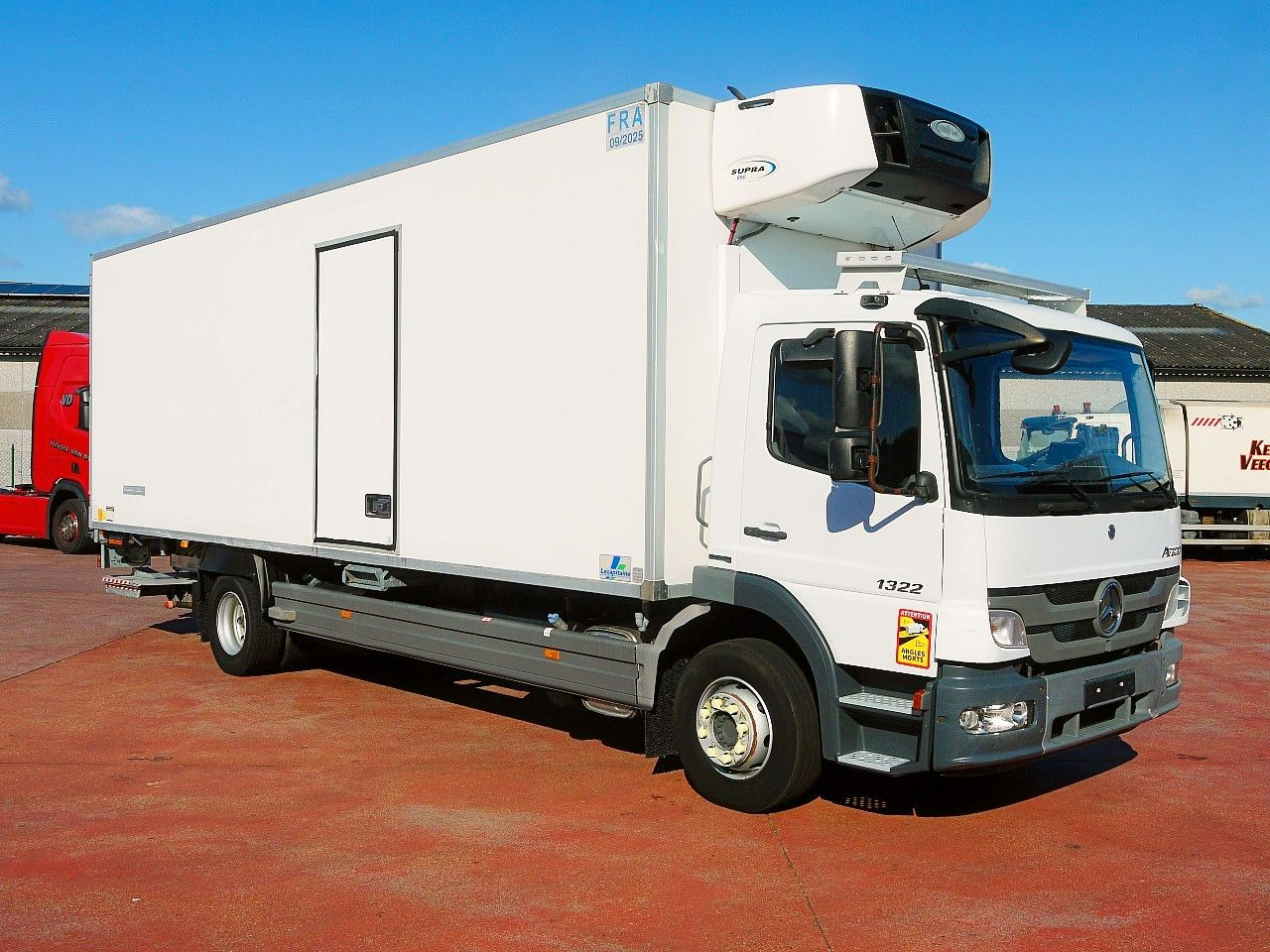 Mercedes-Benz 1322 ATEGO KUHLKOFFER CARRIER SUPRA 850 LBW A/C - Рефрижератор вантажівка: фото 2 Mercedes-Benz 1322 ATEGO KUHLKOFFER CARRIER SUPRA 850 LBW A/C - Рефрижератор вантажівка: фото 2
