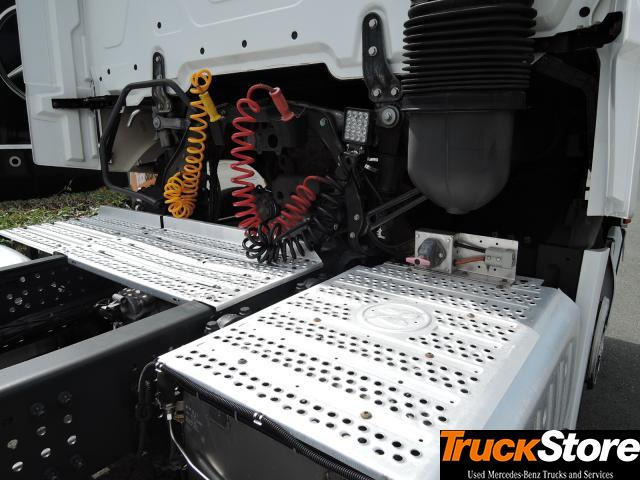 Mercedes-Benz Actros 1843 LS - Тягач: фото 2 Mercedes-Benz Actros 1843 LS - Тягач: фото 2