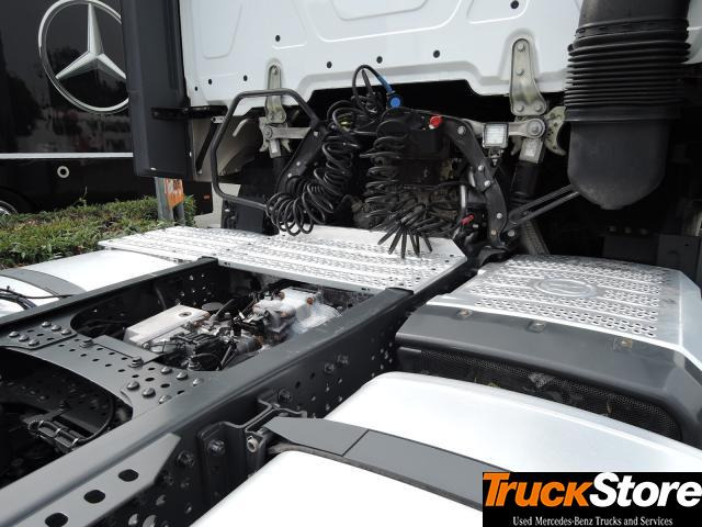 Mercedes-Benz Actros 1851 LS - Тягач: фото 2 Mercedes-Benz Actros 1851 LS - Тягач: фото 2