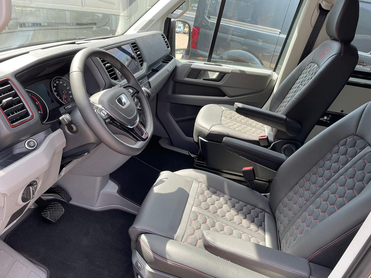 Мікроавтобус, Пасажирський фургон MAN TGE 3.180 Kombi L3H2 4x4 INDIVIDUAL S LED ACC: фото 24