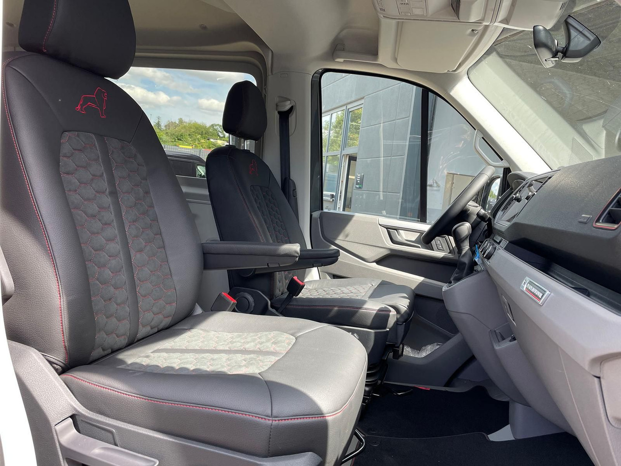Мікроавтобус, Пасажирський фургон MAN TGE 3.180 Kombi L3H2 4x4 INDIVIDUAL S LED ACC: фото 15