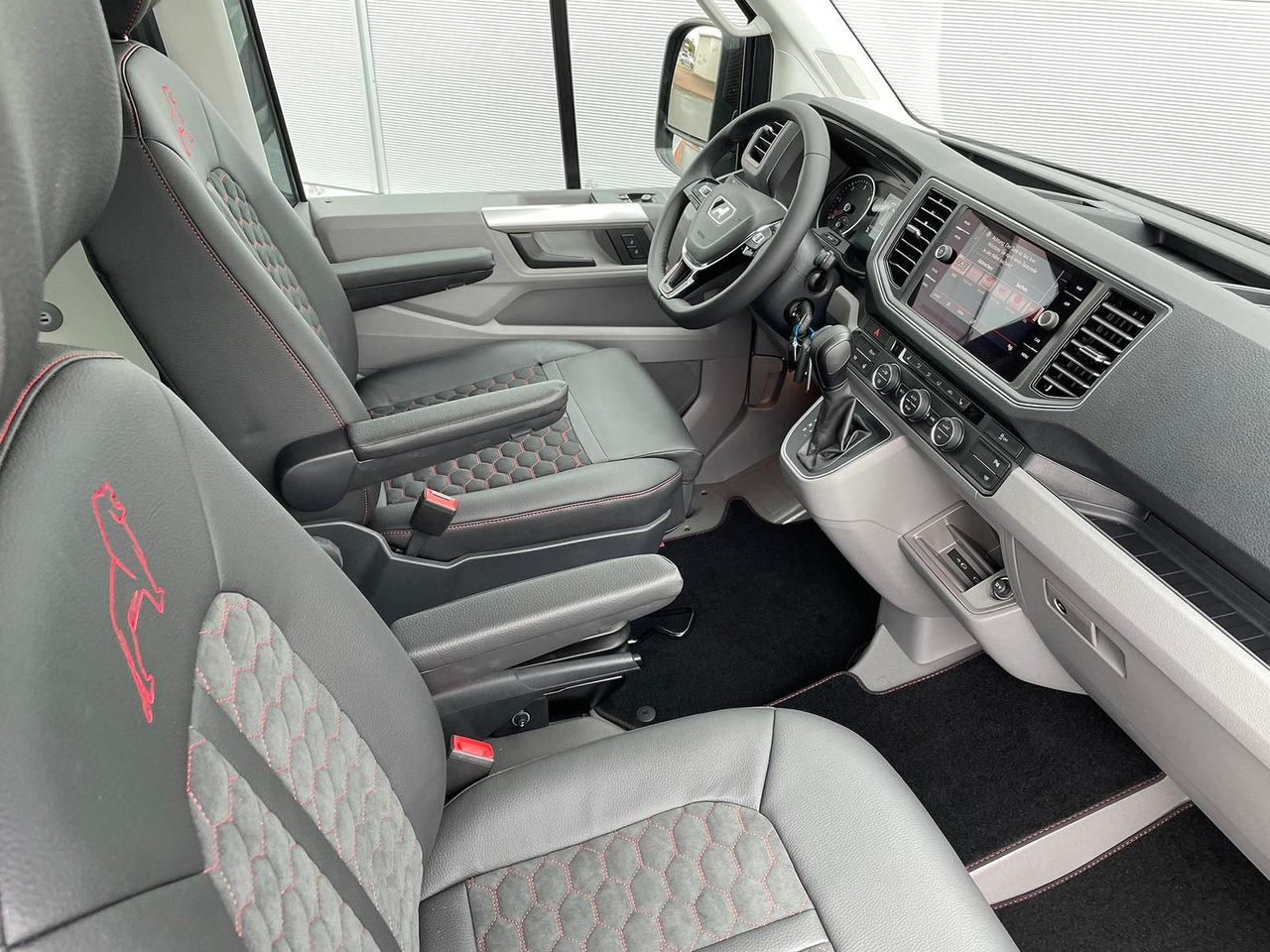 Легковий автомобіль MAN TGE 3.180 Kombi L3H2 INDIVIDUAL S LED ACC NAV: фото 25