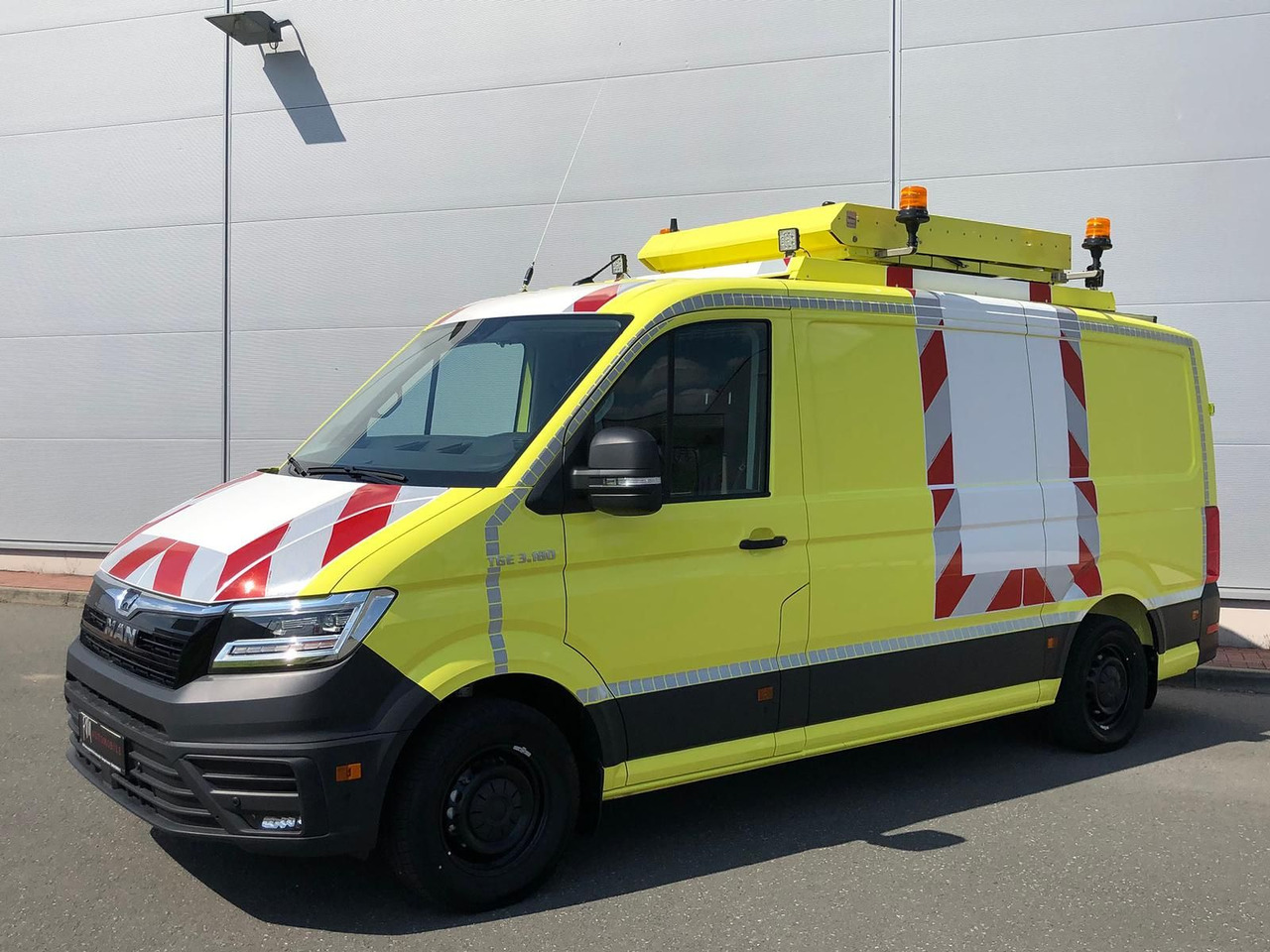 MAN TGE 3.180 L3H2 BF 4 BEGLEITFAHRZEUG ACC LED NAVI - Легковий автомобіль: фото 1 MAN TGE 3.180 L3H2 BF 4 BEGLEITFAHRZEUG ACC LED NAVI - Легковий автомобіль: фото 1