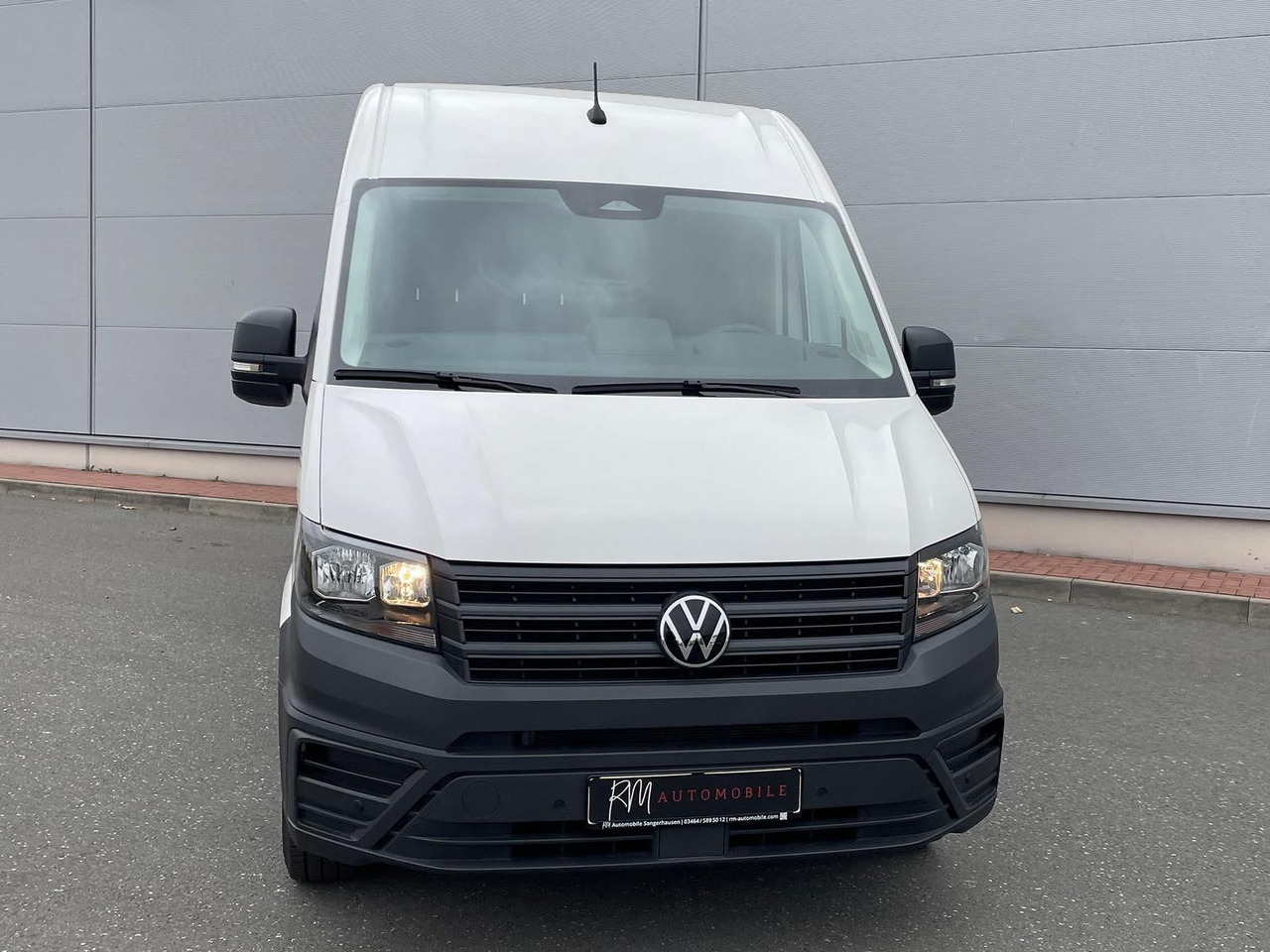 Volkswagen Crafter Kasten 35 L3H3 Autom. NAVI DAB PDC TEMP - Суцільнометалевий фургон: фото 3 Volkswagen Crafter Kasten 35 L3H3 Autom. NAVI DAB PDC TEMP - Суцільнометалевий фургон: фото 3