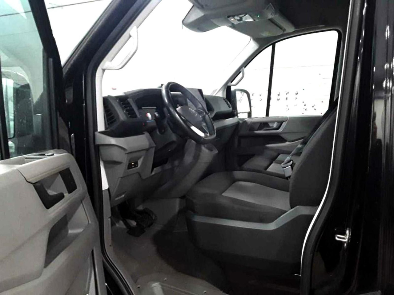 Volkswagen Crafter Kasten 35 L3H3 NAVI KLIMA DAB PDC - Суцільнометалевий фургон: фото 3 Volkswagen Crafter Kasten 35 L3H3 NAVI KLIMA DAB PDC - Суцільнометалевий фургон: фото 3