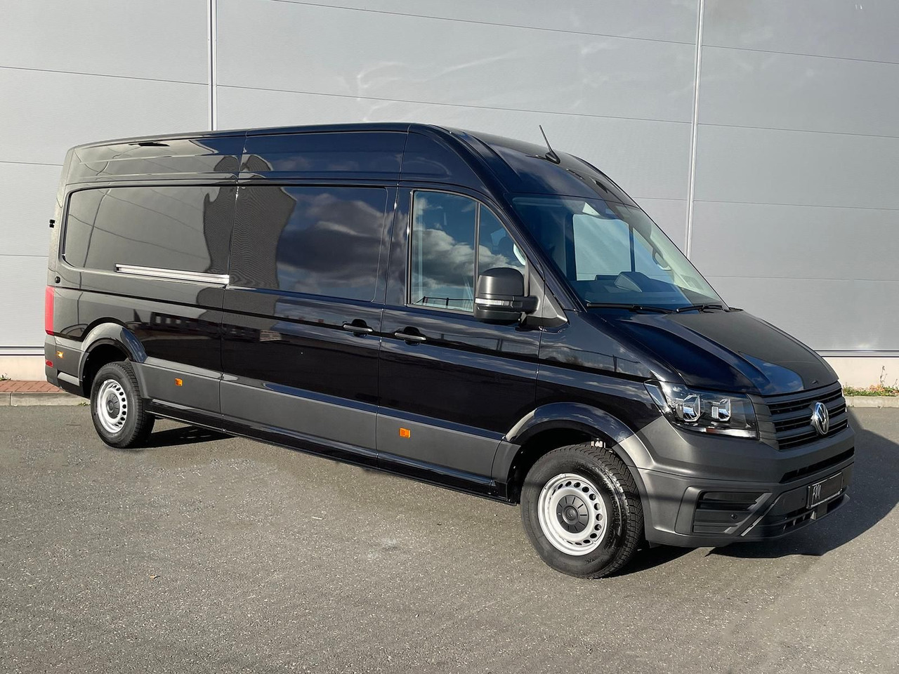 Volkswagen Crafter Kasten 35 L4H3 NAV SITZHZ AHK DAB KAMERA - Пасажирський фургон: фото 2 Volkswagen Crafter Kasten 35 L4H3 NAV SITZHZ AHK DAB KAMERA - Пасажирський фургон: фото 2
