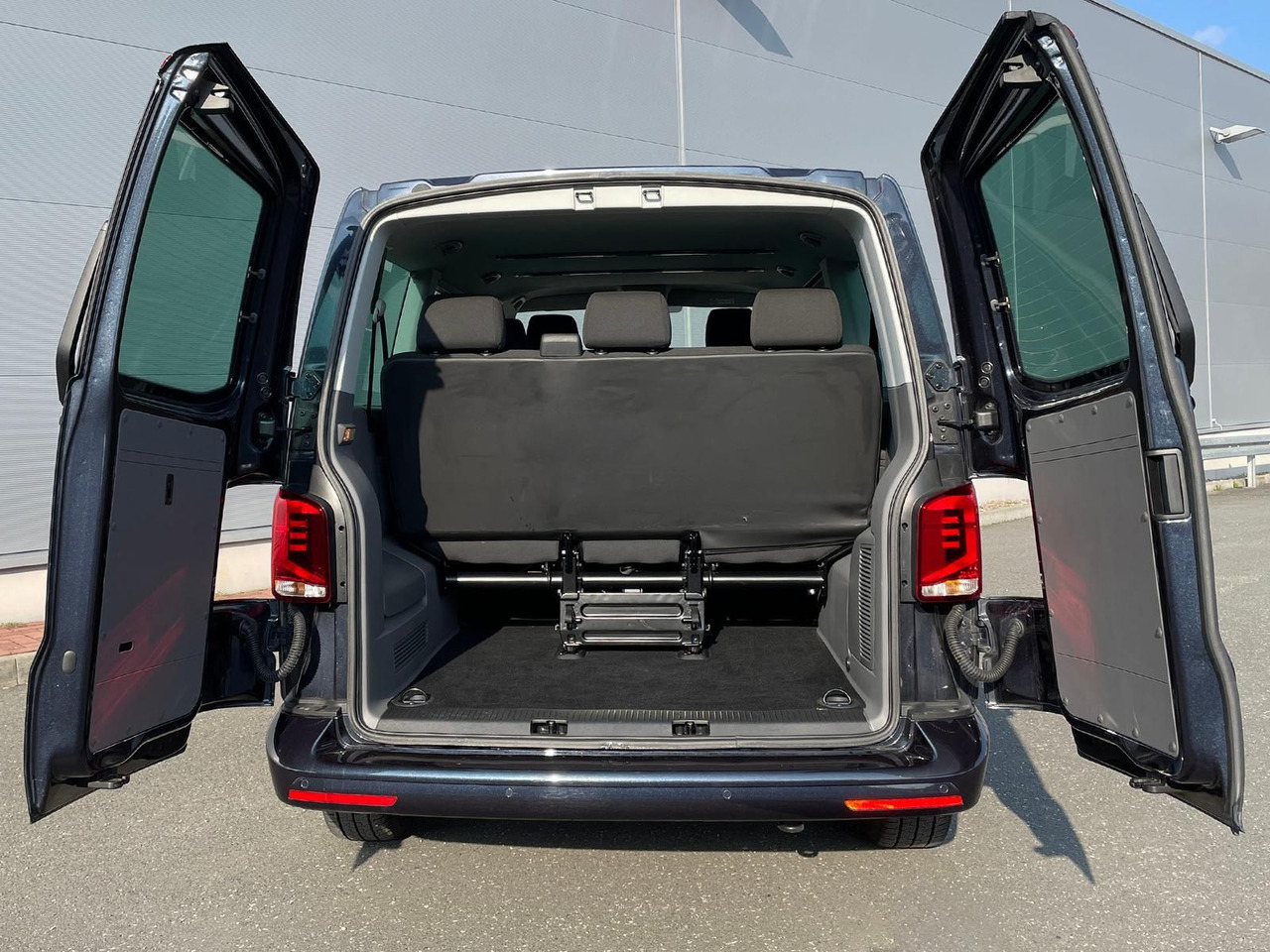Новий Пасажирський фургон Volkswagen T6.1 Caravelle Comfortline NAV LED TEMP DAB PDC: фото 10
