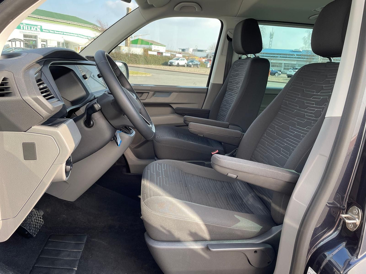 Новий Пасажирський фургон Volkswagen T6.1 Caravelle Comfortline NAV LED TEMP DAB PDC: фото 16