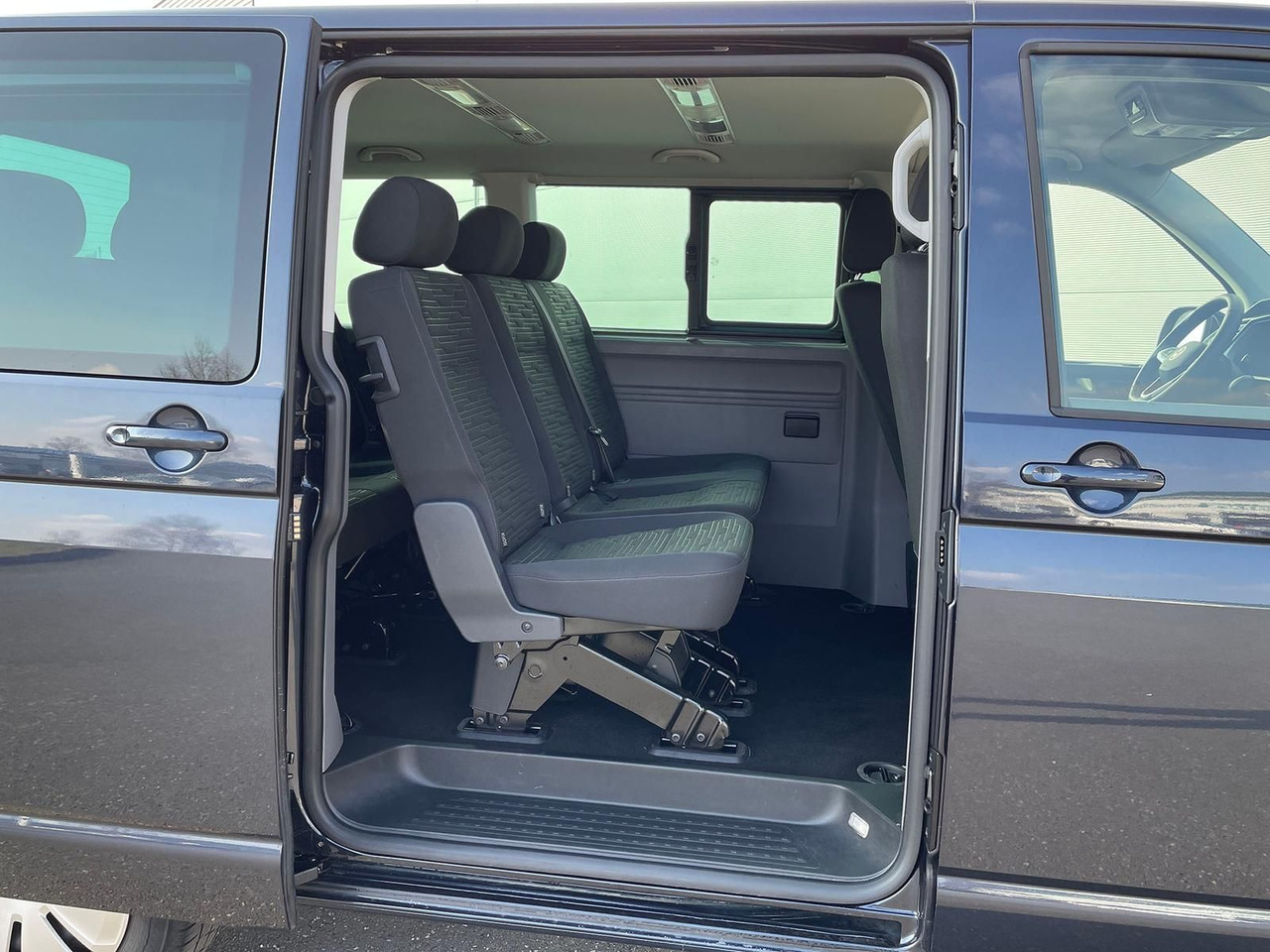 Новий Пасажирський фургон Volkswagen T6.1 Caravelle Comfortline NAV LED TEMP DAB PDC: фото 12