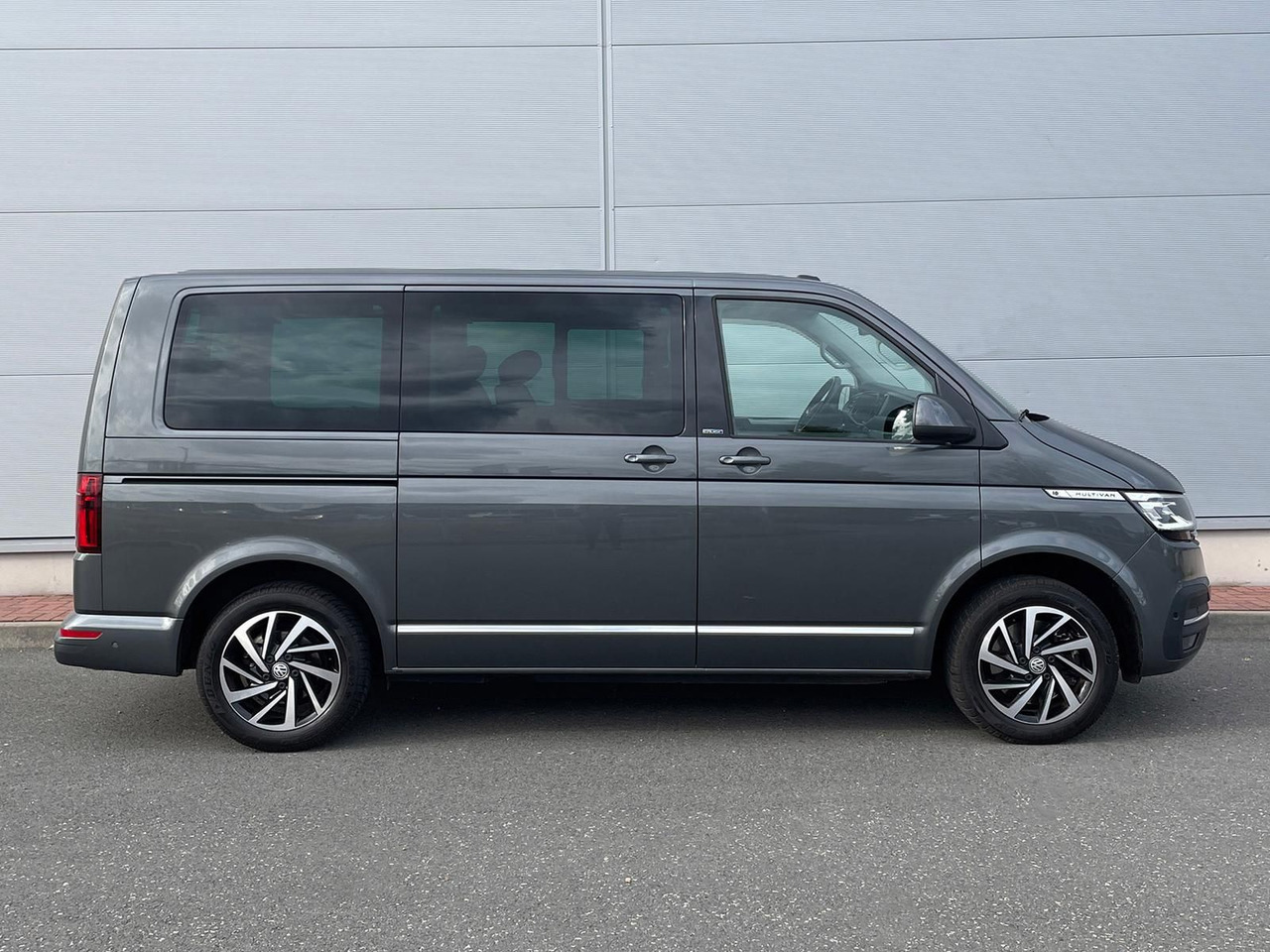 Volkswagen T6.1 Multivan Comfortline 4M ACC KAMERA SITZHZ - Мікроавтобус, Пасажирський фургон: фото 5 Volkswagen T6.1 Multivan Comfortline 4M ACC KAMERA SITZHZ - Мікроавтобус, Пасажирський фургон: фото 5