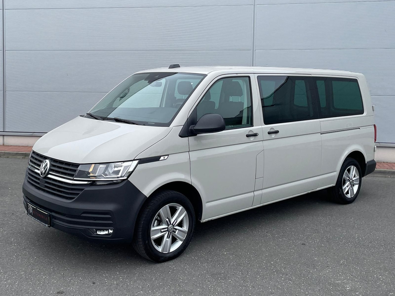 Volkswagen T6.1 Transporter 2.0 TDI lang 4MOTION SITZHZ NAV - Легковий автомобіль: фото 1 Volkswagen T6.1 Transporter 2.0 TDI lang 4MOTION SITZHZ NAV - Легковий автомобіль: фото 1