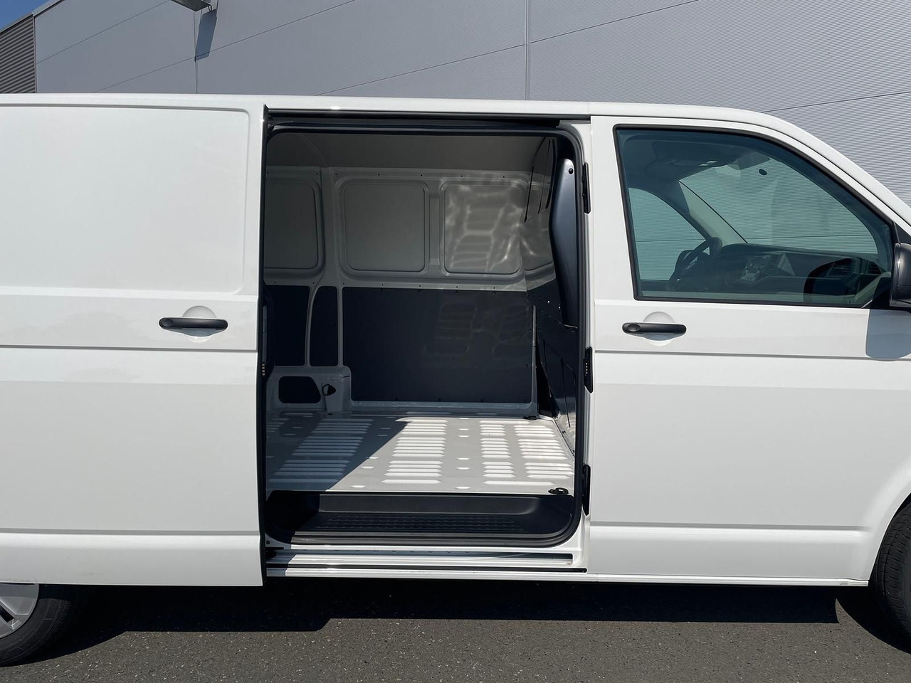 Суцільнометалевий фургон Volkswagen T6.1 Transporter LR 2.0 TDI KLIMA PDC: фото 9 Суцільнометалевий фургон Volkswagen T6.1 Transporter LR 2.0 TDI KLIMA PDC: фото 9