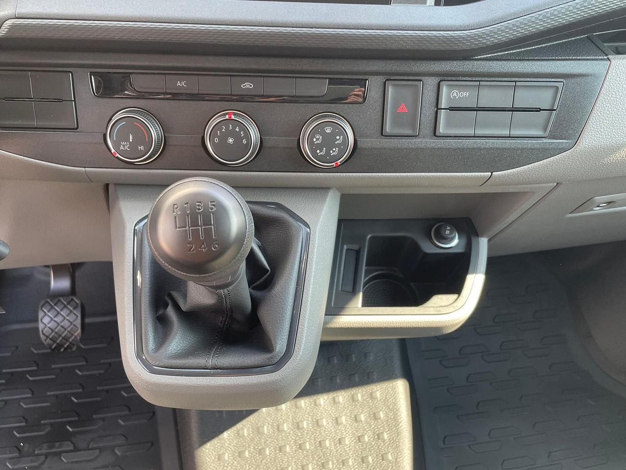 Суцільнометалевий фургон Volkswagen T6.1 Transporter LR 2.0 TDI KLIMA PDC: фото 29 Суцільнометалевий фургон Volkswagen T6.1 Transporter LR 2.0 TDI KLIMA PDC: фото 29