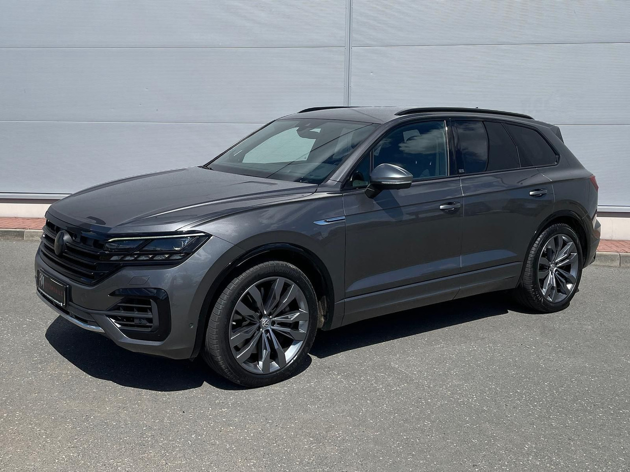 Volkswagen Touareg 4.0 V8 TDI One Million 4M LEDER AHK ACC - Позашляховик: фото 1 Volkswagen Touareg 4.0 V8 TDI One Million 4M LEDER AHK ACC - Позашляховик: фото 1