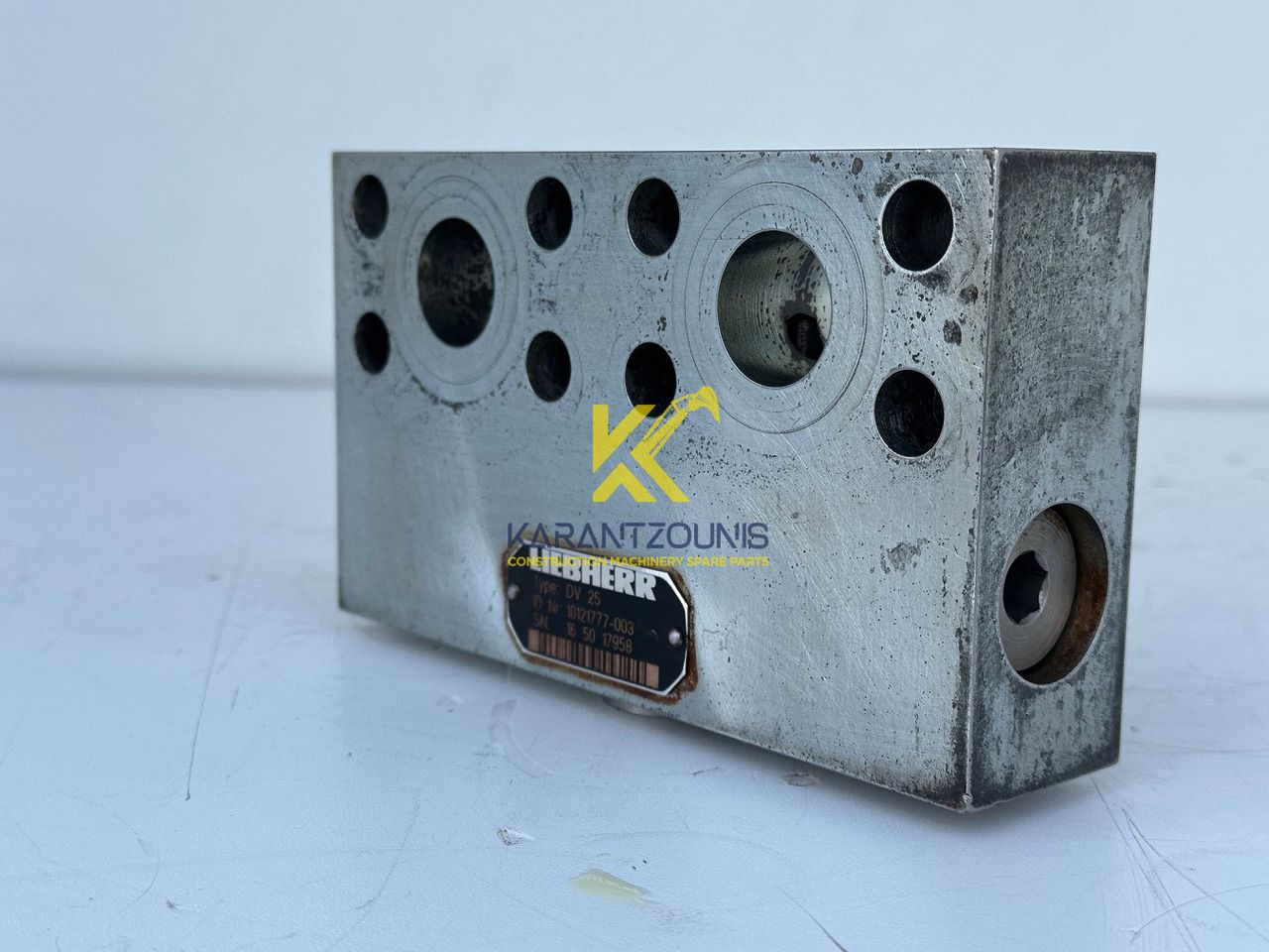 Liebherr Dämpfungsventil ID-Nr.10121777. P924 COMP, P926, R926, R916, R922, R924 COMP, R924, R926 COMP, R926, R930, R936, R946, R950 T, R960 T. #10121777.43199# - Поворотний редуктор в категорії Будівельна техніка: фото 1 Liebherr Dämpfungsventil ID-Nr.10121777. P924 COMP, P926, R926, R916, R922, R924 COMP, R924, R926 COMP, R926, R930, R936, R946, R950 T, R960 T. #10121777.43199# - Поворотний редуктор в категорії Будівельна техніка: фото 1