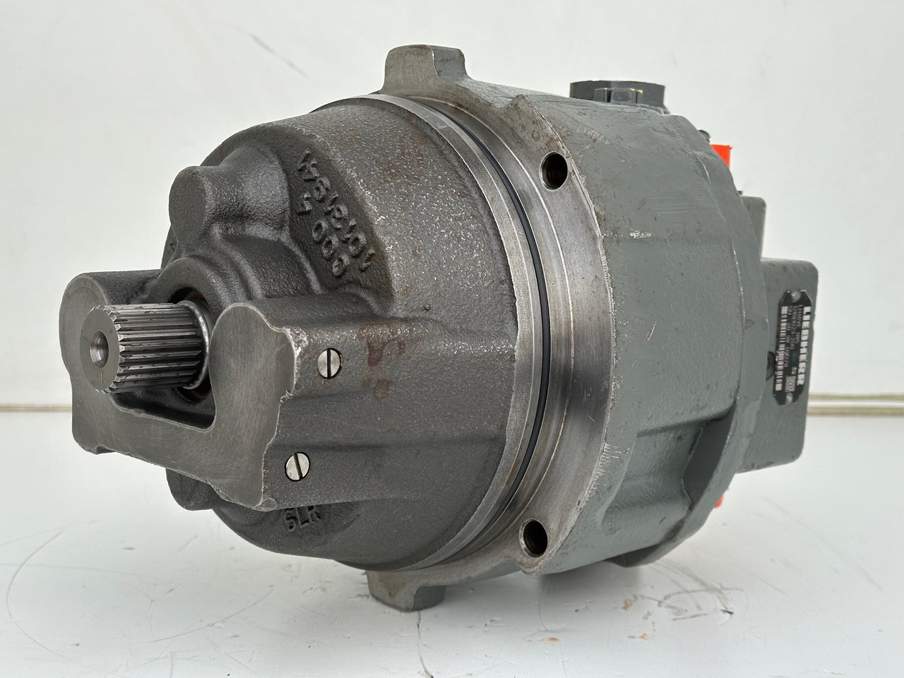 Liebherr Hydraulikeinbaumotor LH46VE 085. ID-Nr.12421312 - ID-Nr.12881023. LO1926, LOS926 K-LC, R922, R924, R926, R926 K-LC, R930 T. #20.38.0978# - Гідравлічний мотор в категорії Будівельна техніка: фото 1 Liebherr Hydraulikeinbaumotor LH46VE 085. ID-Nr.12421312 - ID-Nr.12881023. LO1926, LOS926 K-LC, R922, R924, R926, R926 K-LC, R930 T. #20.38.0978# - Гідравлічний мотор в категорії Будівельна техніка: фото 1