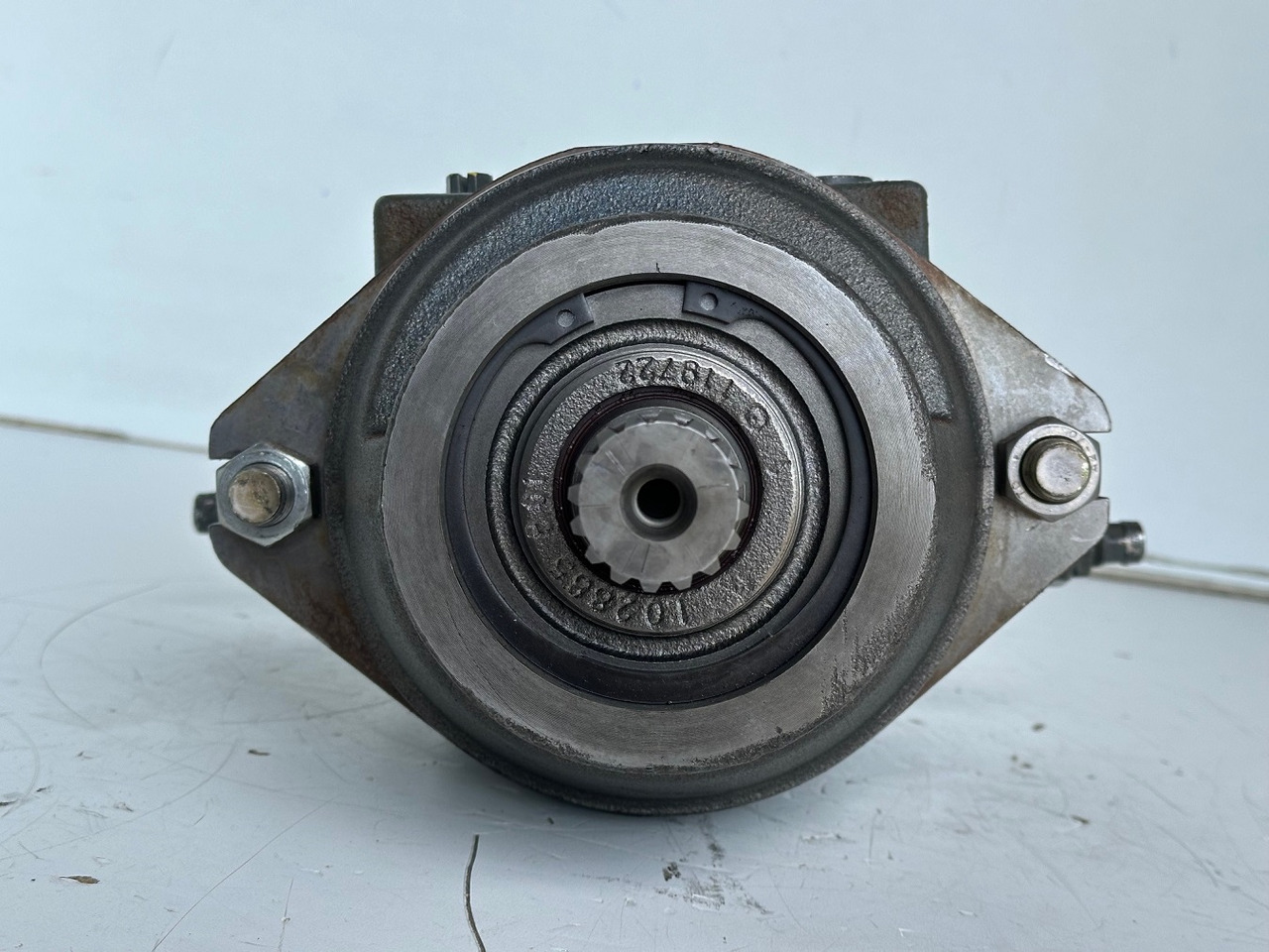 Liebherr Hydraulikeinbaumotor Typ:FMF058, ID-Nr.10122576 - ID-Nr.10145827 - ID-Nr.11371069. LOS1906, P924 COMP , R906, R906 PROTO, R916, R922, R924, R924 COMP, R926 COMP, R926 K LC. #39780# - Гідравлічний мотор в категорії Екскаватори: фото 5 Liebherr Hydraulikeinbaumotor Typ:FMF058, ID-Nr.10122576 - ID-Nr.10145827 - ID-Nr.11371069. LOS1906, P924 COMP , R906, R906 PROTO, R916, R922, R924, R924 COMP, R926 COMP, R926 K LC. #39780# - Гідравлічний мотор в категорії Екскаватори: фото 5