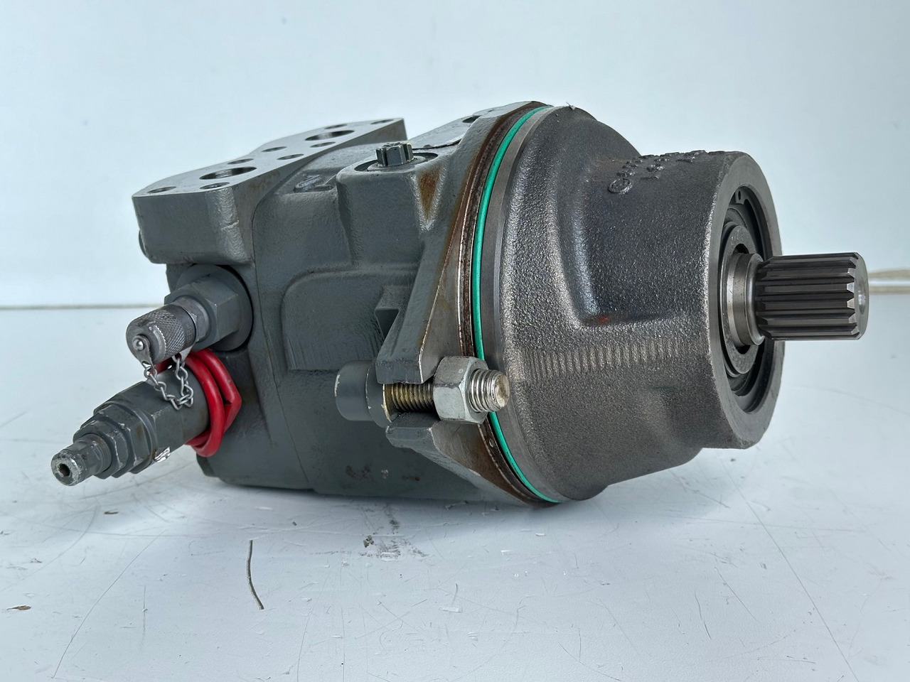 Liebherr Hydraulikeinbaumotor Typ:FMF058, ID-Nr.10122576 - ID-Nr.10145827 - ID-Nr.11371069. LOS1906, P924 COMP , R906, R906 PROTO, R916, R922, R924, R924 COMP, R926 COMP, R926 K LC. #39780# - Гідравлічний мотор в категорії Екскаватори: фото 2 Liebherr Hydraulikeinbaumotor Typ:FMF058, ID-Nr.10122576 - ID-Nr.10145827 - ID-Nr.11371069. LOS1906, P924 COMP , R906, R906 PROTO, R916, R922, R924, R924 COMP, R926 COMP, R926 K LC. #39780# - Гідравлічний мотор в категорії Екскаватори: фото 2