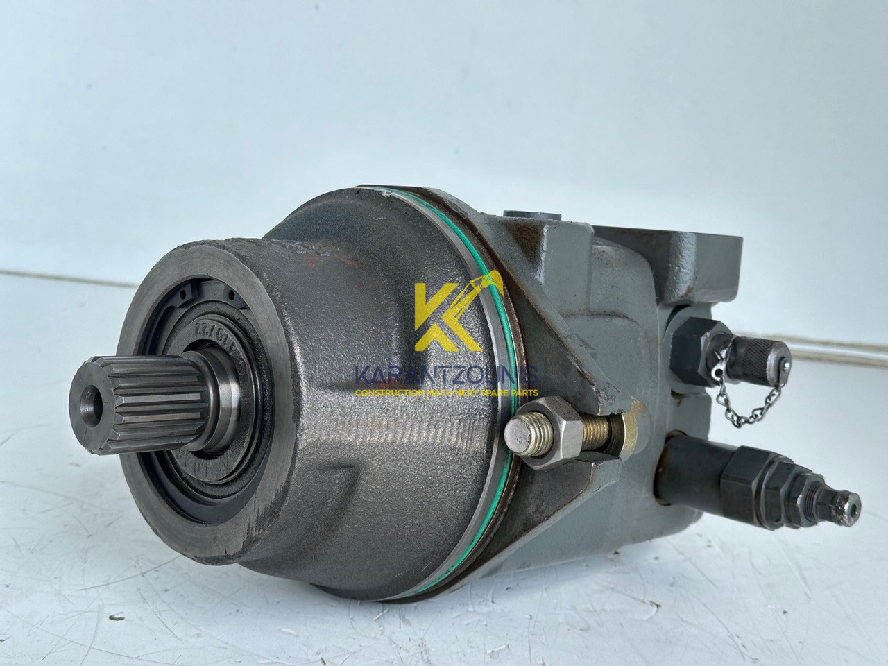 Liebherr Hydraulikeinbaumotor Typ:FMF058, ID-Nr.10122576 - ID-Nr.10145827 - ID-Nr.11371069. LOS1906, P924 COMP , R906, R906 PROTO, R916, R922, R924, R924 COMP, R926 COMP, R926 K LC. #39780# - Гідравлічний мотор в категорії Екскаватори: фото 1 Liebherr Hydraulikeinbaumotor Typ:FMF058, ID-Nr.10122576 - ID-Nr.10145827 - ID-Nr.11371069. LOS1906, P924 COMP , R906, R906 PROTO, R916, R922, R924, R924 COMP, R926 COMP, R926 K LC. #39780# - Гідравлічний мотор в категорії Екскаватори: фото 1