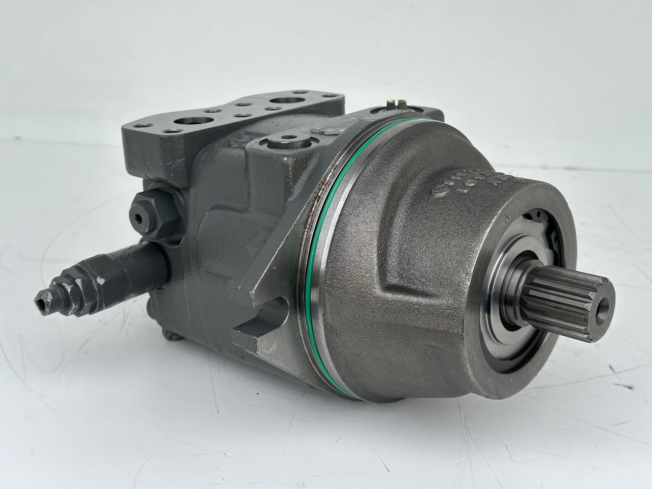 Liebherr Hydraulikeinbaumotor Typ:FMF058. ID-Nr.12483261. SAT275/266. R926 K-LC-1565, R926 K-LC-1827, R930 T-1980. #12483261.00573# - Гідравлічний мотор в категорії Гусеничні екскаватори: фото 2 Liebherr Hydraulikeinbaumotor Typ:FMF058. ID-Nr.12483261. SAT275/266. R926 K-LC-1565, R926 K-LC-1827, R930 T-1980. #12483261.00573# - Гідравлічний мотор в категорії Гусеничні екскаватори: фото 2