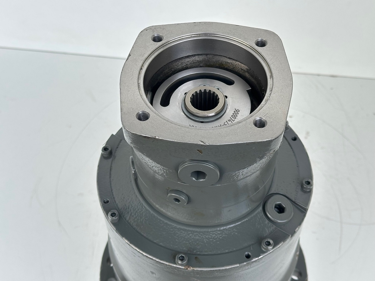 Liebherr Liebherr Drehwerkantrieb Typ:DAT200/1455 mit ID-Nr.13763178 - ID-Nr.13777972. #13763178.545-01211# - Поворотний редуктор в категорії Автокрани: фото 4 Liebherr Liebherr Drehwerkantrieb Typ:DAT200/1455 mit ID-Nr.13763178 - ID-Nr.13777972. #13763178.545-01211# - Поворотний редуктор в категорії Автокрани: фото 4