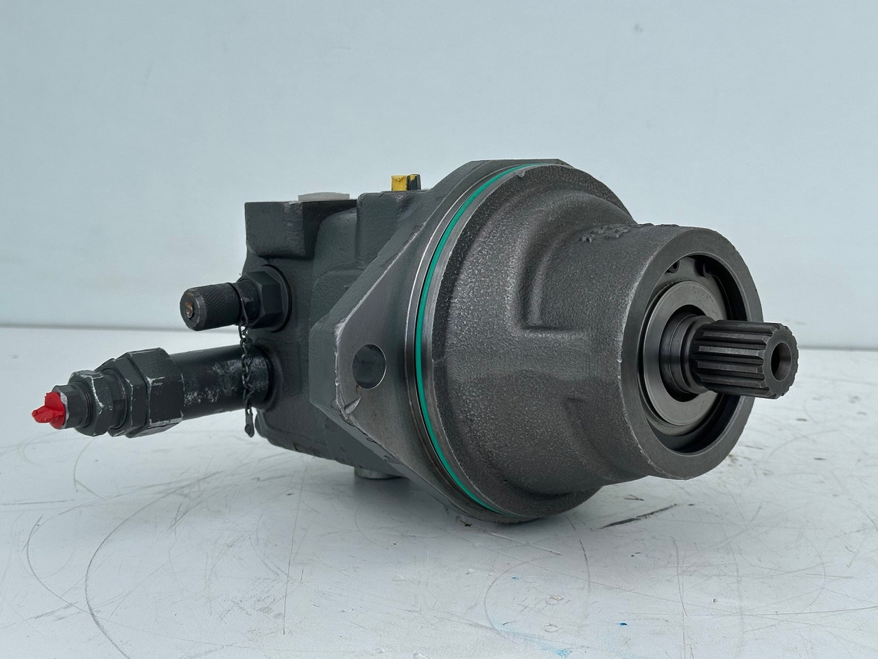 Liebherr Original Hydraulikeinbaumotor FMF045. ID-Nr.12464105. SAT250/287. LH18M, LH22C, LH22M, LH24M, LH26EC, LH26EM, LH26M. #12464105.0854# - Поворотний редуктор в категорії Будівельна техніка: фото 1 Liebherr Original Hydraulikeinbaumotor FMF045. ID-Nr.12464105. SAT250/287. LH18M, LH22C, LH22M, LH24M, LH26EC, LH26EM, LH26M. #12464105.0854# - Поворотний редуктор в категорії Будівельна техніка: фото 1