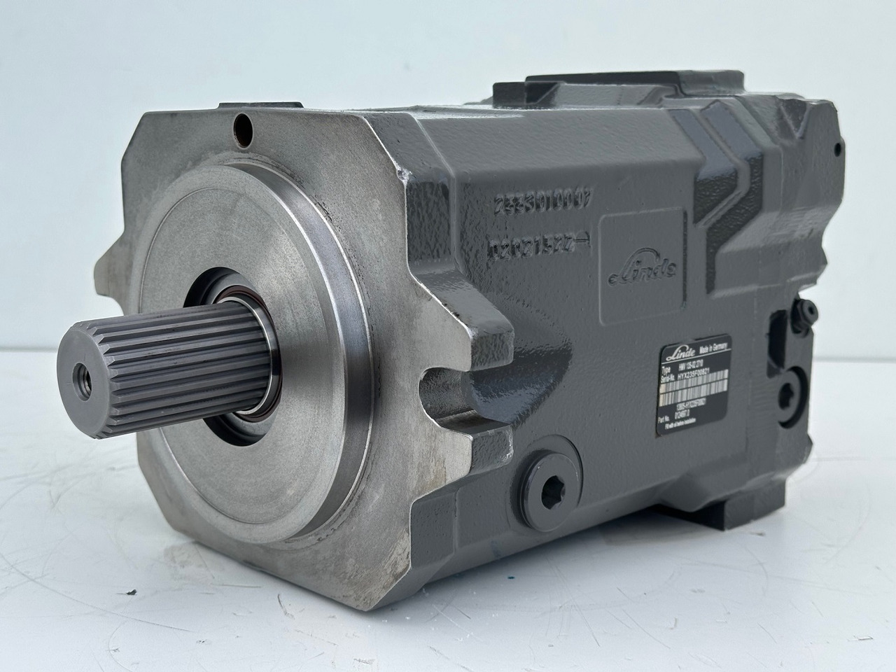 Linde Verstellmotor-Axialkolbenmotor Typ:HMV135-02 2710. #HMV135-02.2710# - Гідравлічний мотор: фото 1 Linde Verstellmotor-Axialkolbenmotor Typ:HMV135-02 2710. #HMV135-02.2710# - Гідравлічний мотор: фото 1