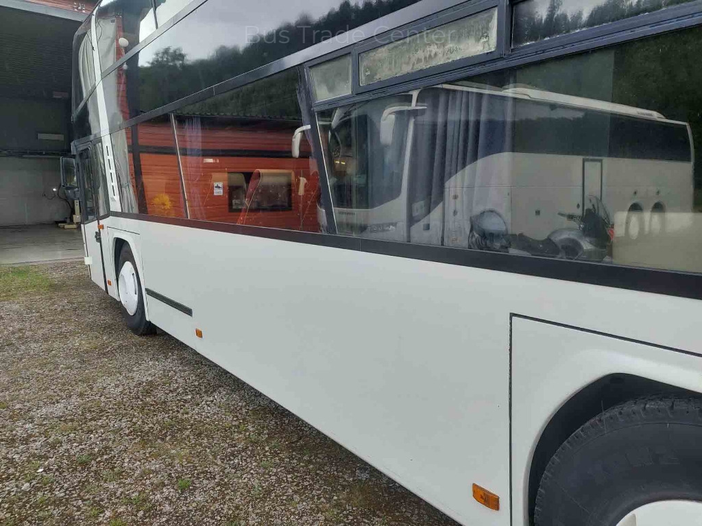 NEOPLAN Skyliner N122/3 - Туристичний автобус: фото 4 NEOPLAN Skyliner N122/3 - Туристичний автобус: фото 4