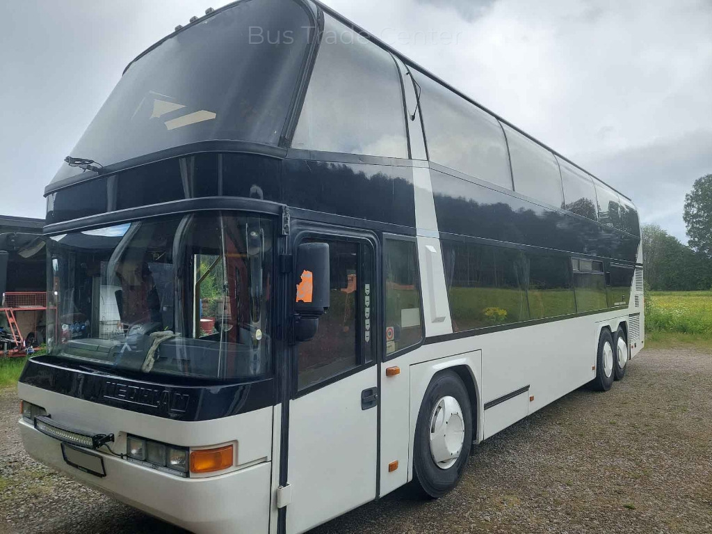 NEOPLAN Skyliner N122/3 - Туристичний автобус: фото 2 NEOPLAN Skyliner N122/3 - Туристичний автобус: фото 2