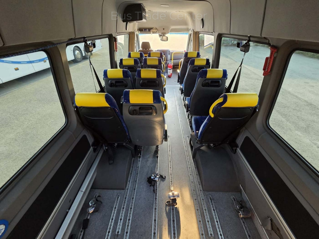 VOLKSWAGEN Crafter 50 LR // 3 units with lift - Мікроавтобус, Пасажирський фургон: фото 5 VOLKSWAGEN Crafter 50 LR // 3 units with lift - Мікроавтобус, Пасажирський фургон: фото 5