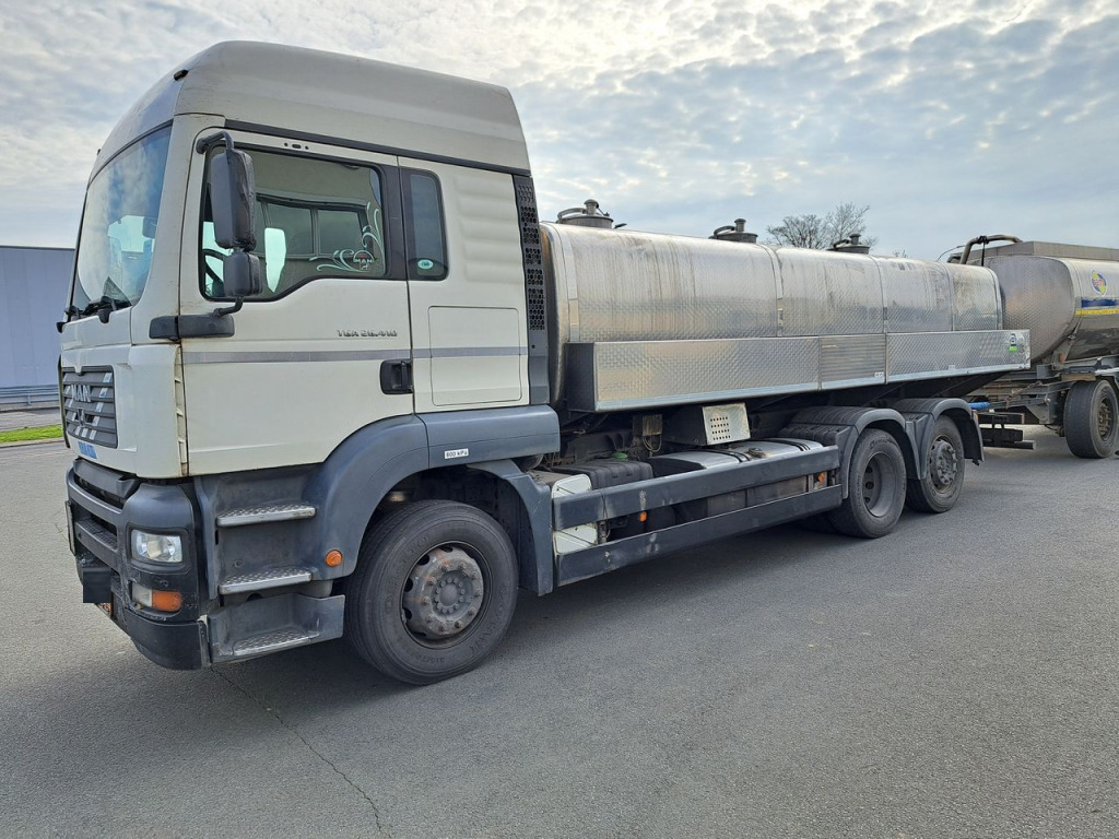 MAN TGA 03 26.413 FNLLW Wasserfahrzeug (Nr. 5726) - Вантажівка цистерна: фото 1 MAN TGA 03 26.413 FNLLW Wasserfahrzeug (Nr. 5726) - Вантажівка цистерна: фото 1