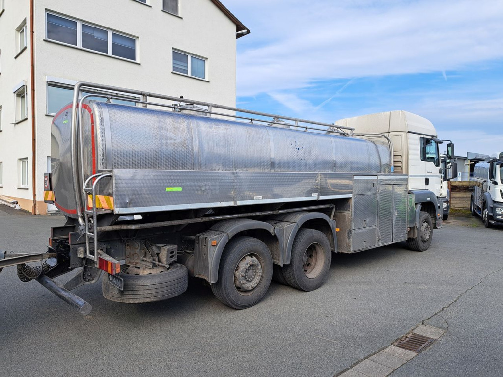 MAN TGA 03 26.413 FNLLW Wasserfahrzeug (Nr. 5726) - Вантажівка цистерна: фото 3 MAN TGA 03 26.413 FNLLW Wasserfahrzeug (Nr. 5726) - Вантажівка цистерна: фото 3