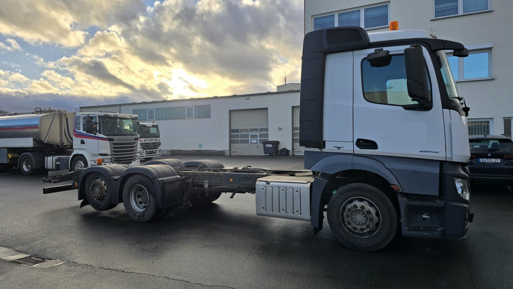 Mercedes Benz Actros 2642 Fahrgestell ohne Aufbau (Nr. 5800) - Вантажівка шасі: фото 1 Mercedes Benz Actros 2642 Fahrgestell ohne Aufbau (Nr. 5800) - Вантажівка шасі: фото 1