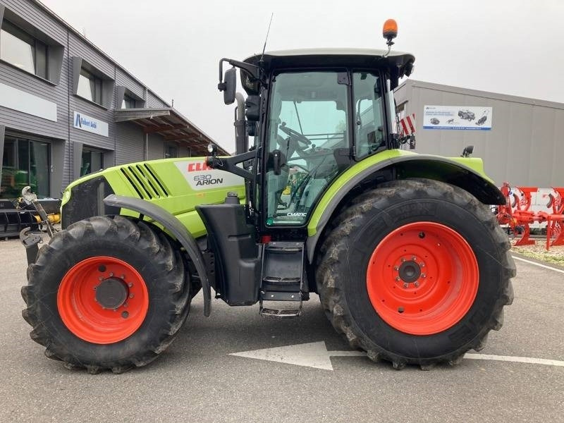 Трактор Claas Arion 630: фото 6