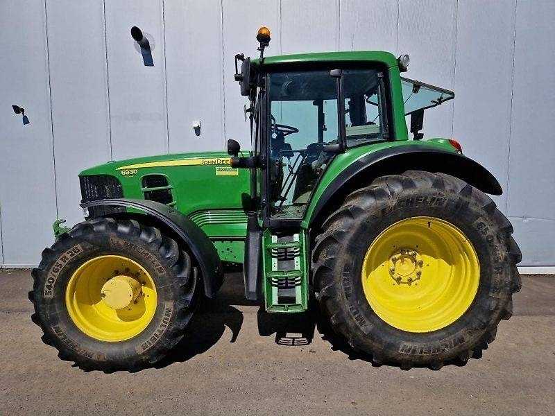 John Deere 6930 Premium AP - Трактор: фото 1 John Deere 6930 Premium AP - Трактор: фото 1