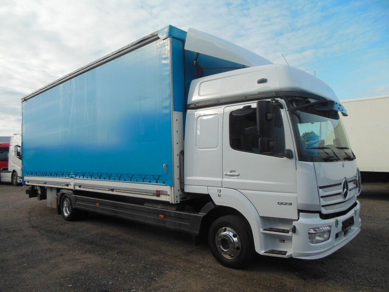 Mercedes-Benz 1223 ATEGO, GARANTI 12/2027, TOP, WIE NEUE!!! - Тентована вантажівка: фото 2 Mercedes-Benz 1223 ATEGO, GARANTI 12/2027, TOP, WIE NEUE!!! - Тентована вантажівка: фото 2