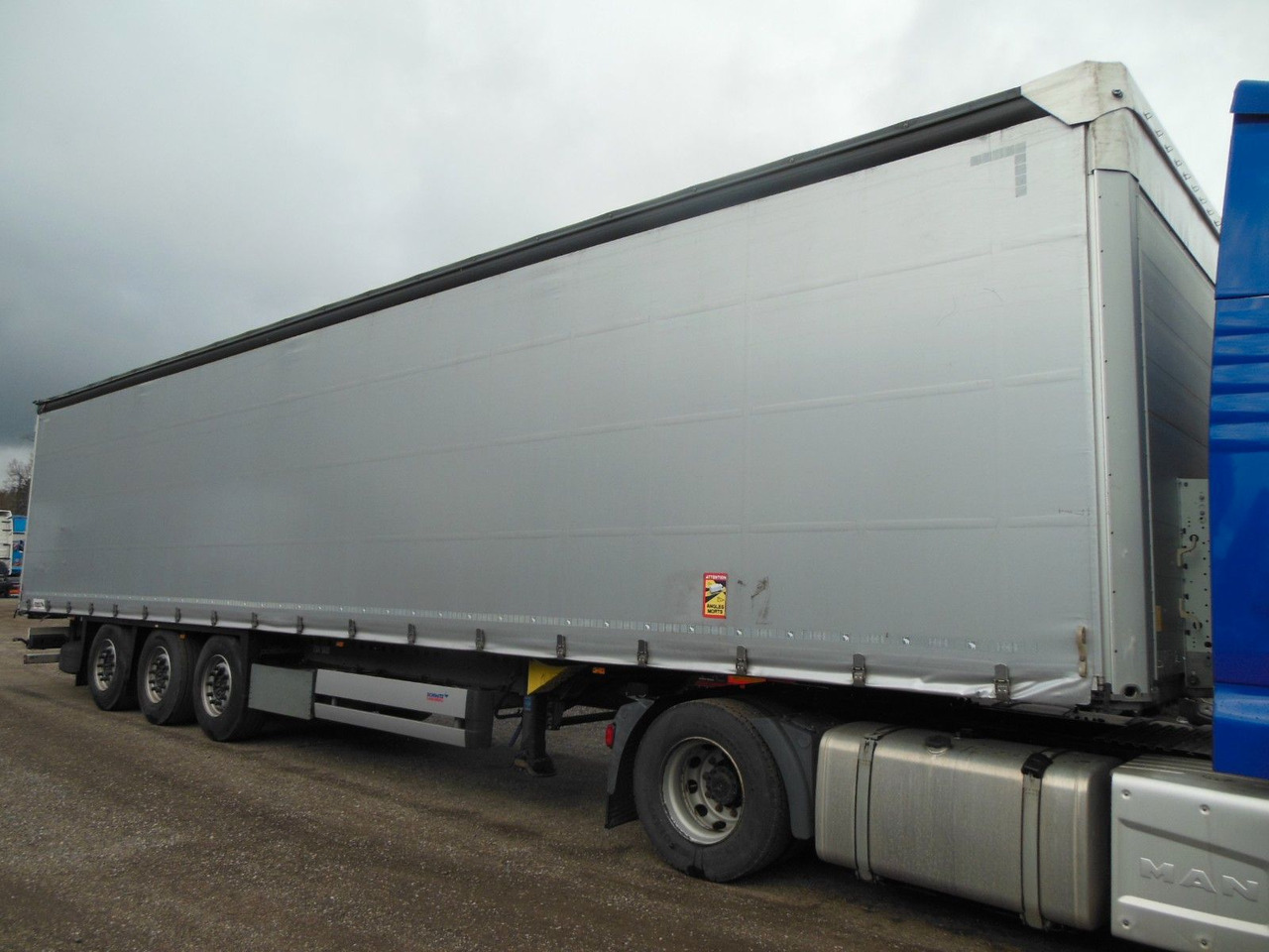 Schmitz Cargobull SCB, COIL MULDE 7200 MM, LIFT ACHSE - Тентований напівпричіп: фото 4 Schmitz Cargobull SCB, COIL MULDE 7200 MM, LIFT ACHSE - Тентований напівпричіп: фото 4
