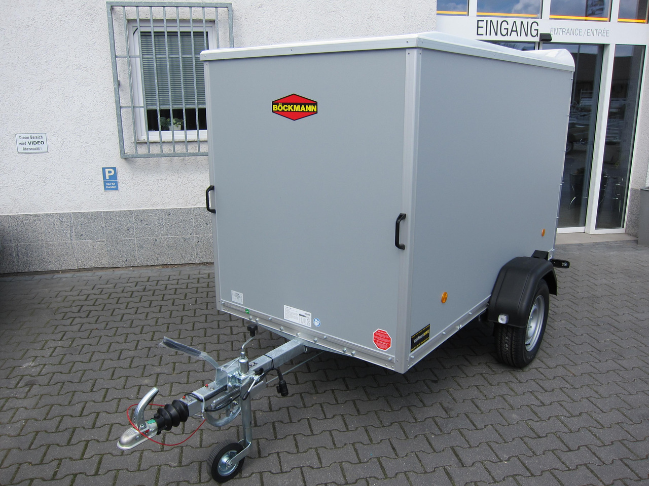 Böckmann Koffer KT 2513/135 251x130x152cm grau (S) 1350kg AKTION Modell 24 - Закритий кузов причіп: фото 2 Böckmann Koffer KT 2513/135 251x130x152cm grau (S) 1350kg AKTION Modell 24 - Закритий кузов причіп: фото 2