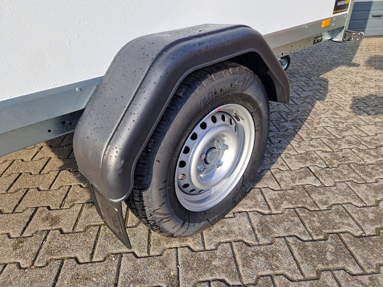 Закритий кузов причіп Brenderup Cargo Dynamic CD260 B R 260x153x150cm niedrig Heckrampe Wabenwände (S) 1300kg: фото 7