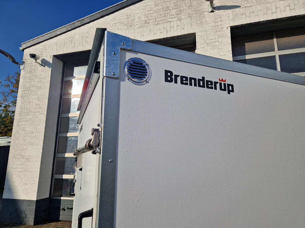 Закритий кузов причіп Brenderup Cargo Dynamic CD260 B R 260x153x150cm niedrig Heckrampe Wabenwände (S) 1300kg: фото 6