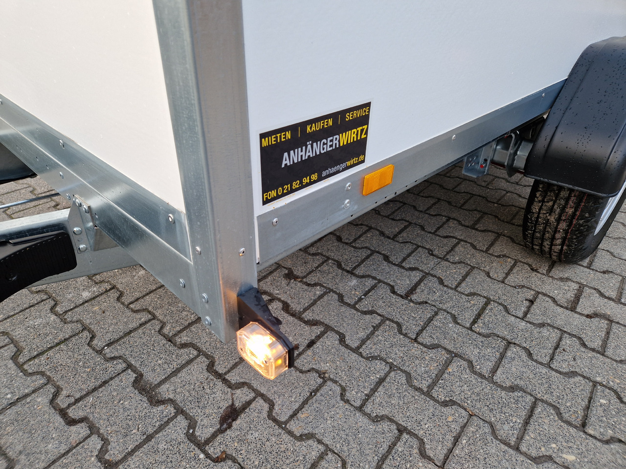 Закритий кузов причіп Brenderup Cargo Dynamic CD260 BD R 260x150x185 Heckrampe Wabenwände (S) 1300kg: фото 14