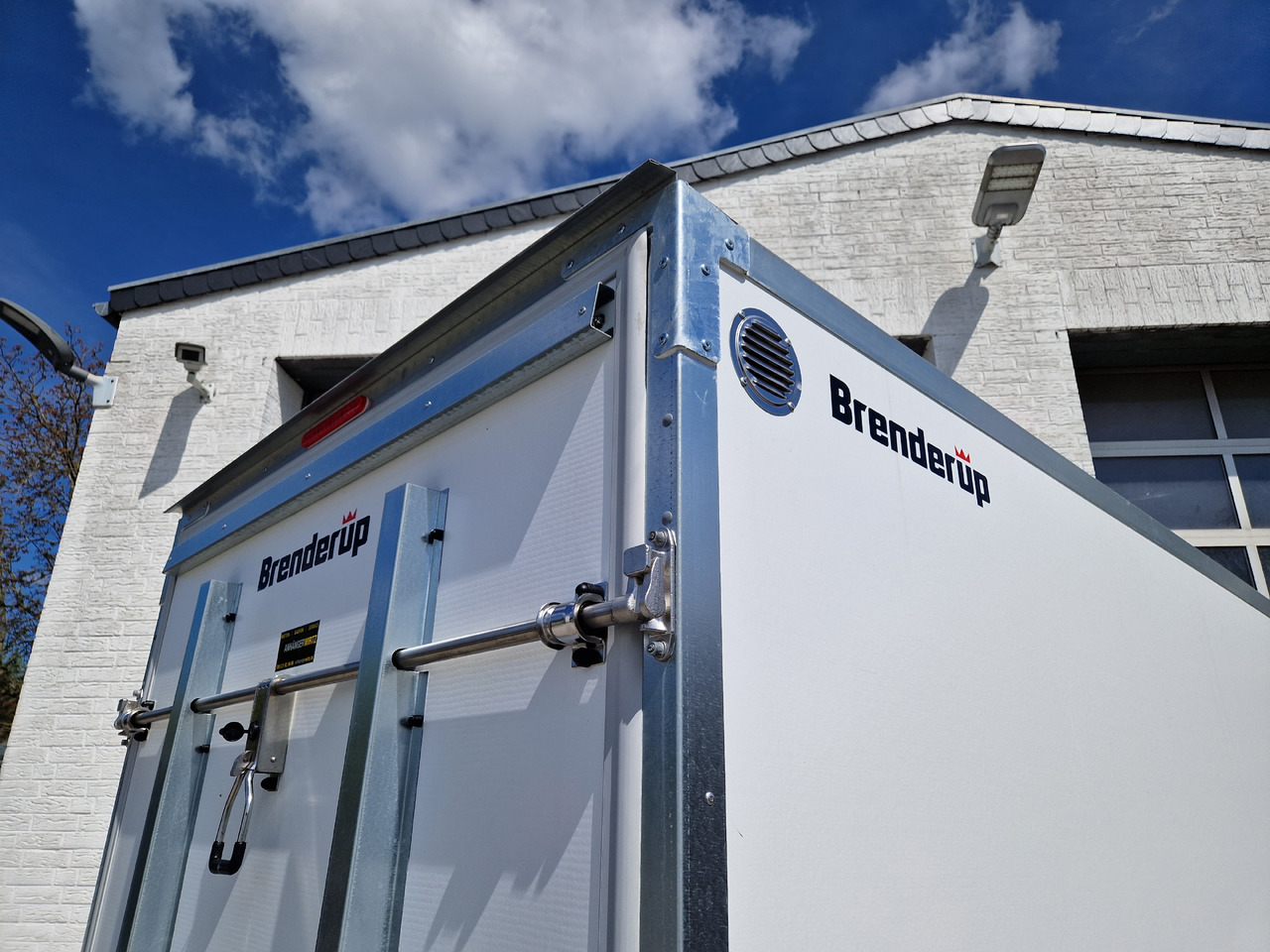 Brenderup Cargo Dynamic CD260 BD R 260x150x185 Heckrampe Wabenwände (S) 1300kg - Закритий кузов причіп: фото 5 Brenderup Cargo Dynamic CD260 BD R 260x150x185 Heckrampe Wabenwände (S) 1300kg - Закритий кузов причіп: фото 5