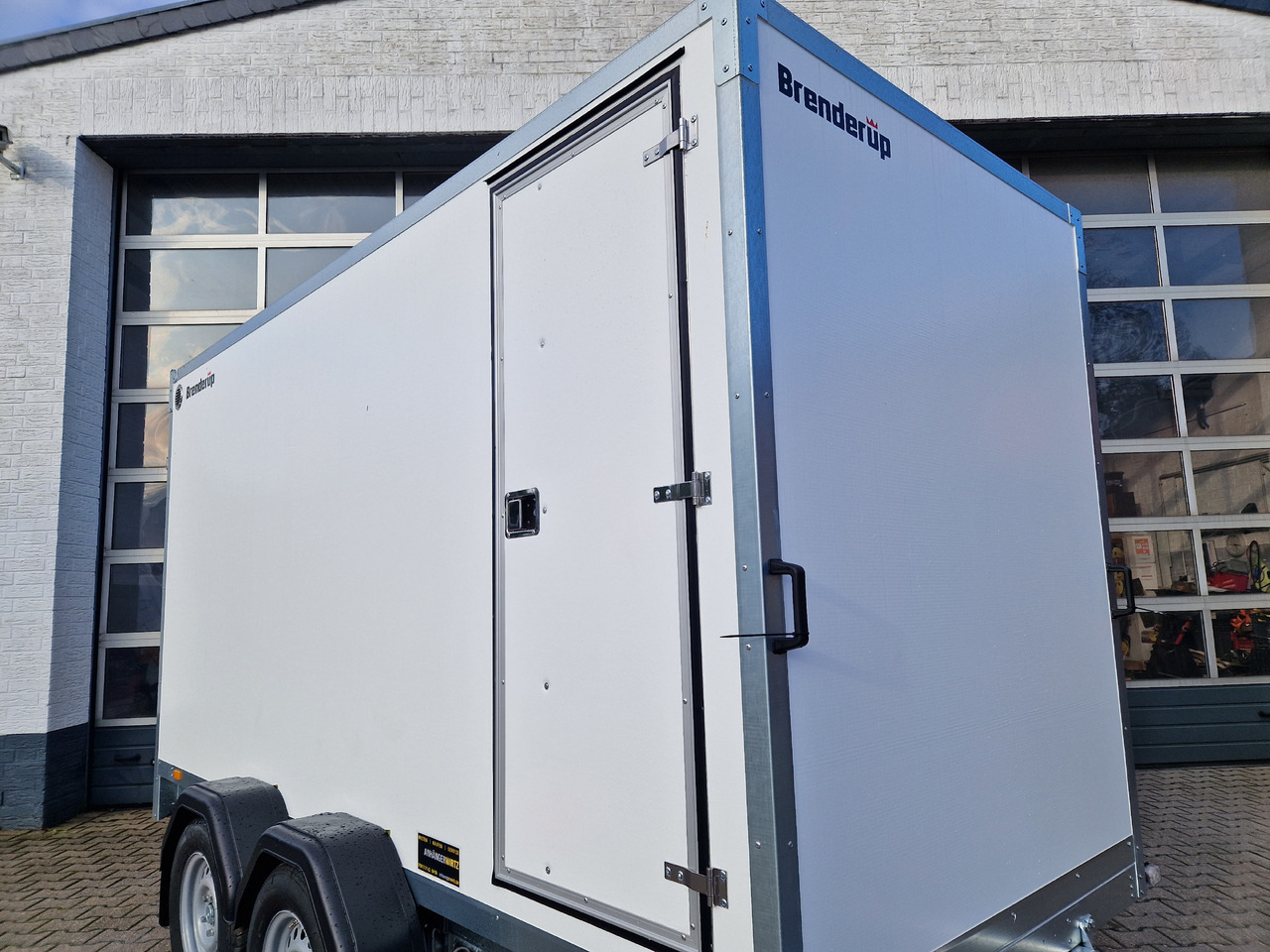 Причіп для мотоцикла Brenderup Cargo Dynamic CD350 TB R ST 350x155x185cm Heckrampe Seitentür Wabenwände (L) 2500kg: фото 10