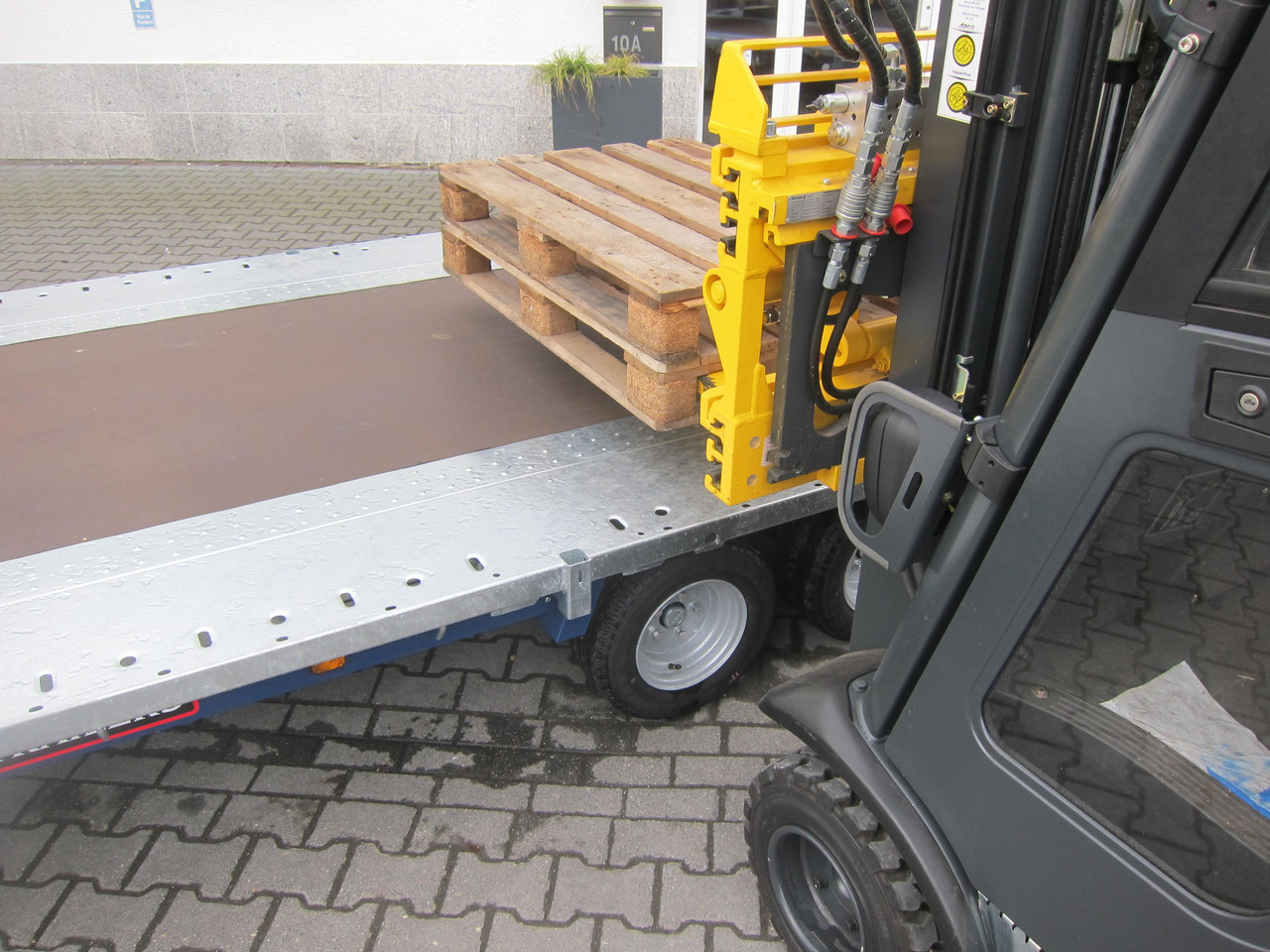 Brian James Trailer CarGO Connect 500x225cm Plateau Tridem 10" 3500kg 22 - Бортовий причіп/ Платформа: фото 3 Brian James Trailer CarGO Connect 500x225cm Plateau Tridem 10" 3500kg 22 - Бортовий причіп/ Платформа: фото 3