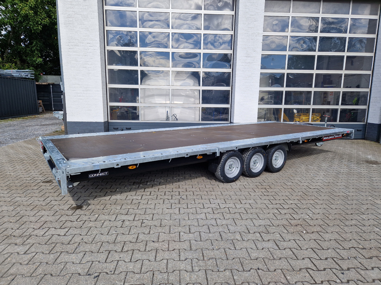 Brian James Trailer Connect 600x243cm plattform blackline Tridem 12" 3500kg - Бортовий причіп/ Платформа: фото 4 Brian James Trailer Connect 600x243cm plattform blackline Tridem 12" 3500kg - Бортовий причіп/ Платформа: фото 4
