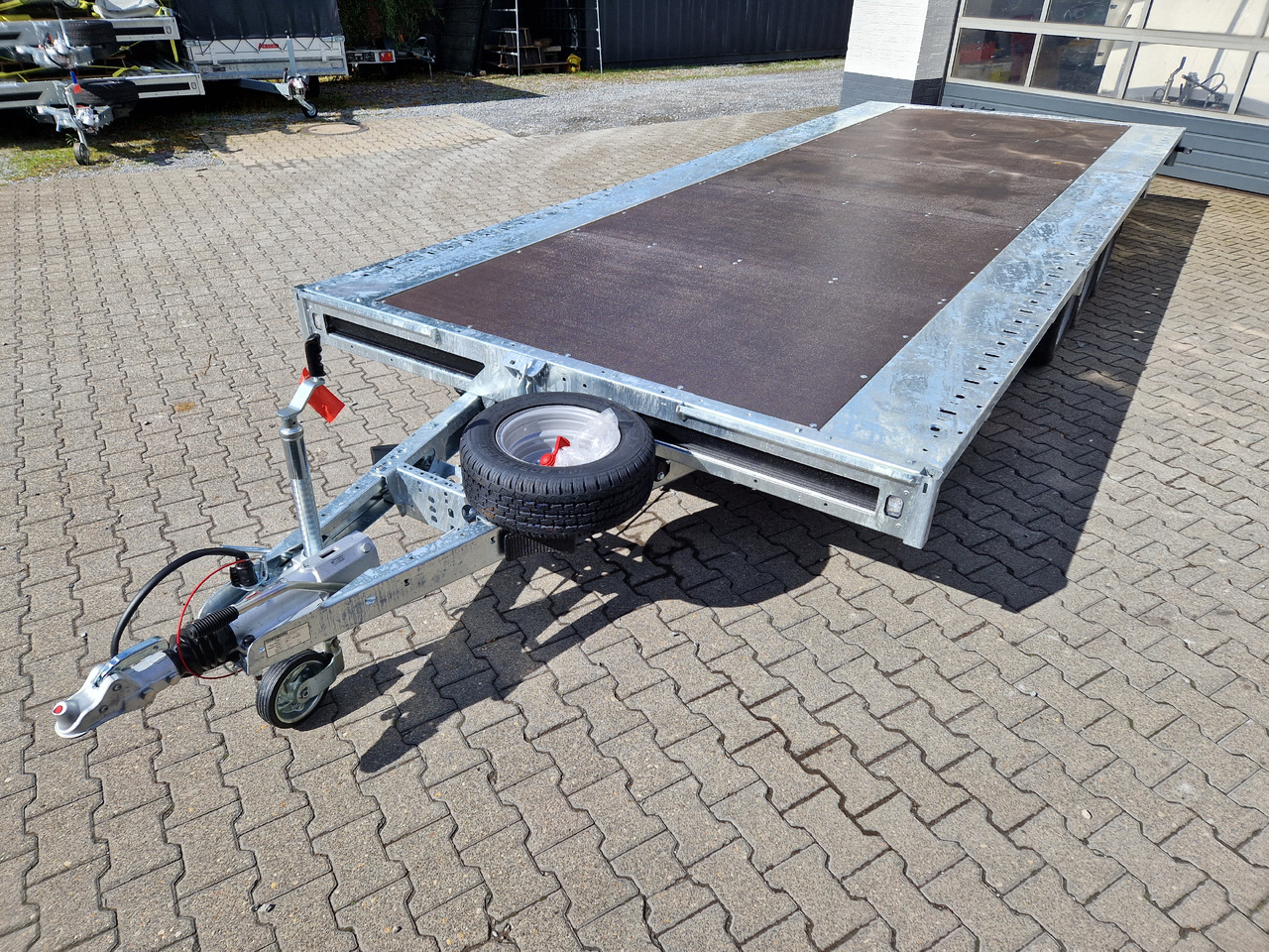 Brian James Trailer Connect 600x243cm plattform blackline Tridem 12" 3500kg - Бортовий причіп/ Платформа: фото 1 Brian James Trailer Connect 600x243cm plattform blackline Tridem 12" 3500kg - Бортовий причіп/ Платформа: фото 1