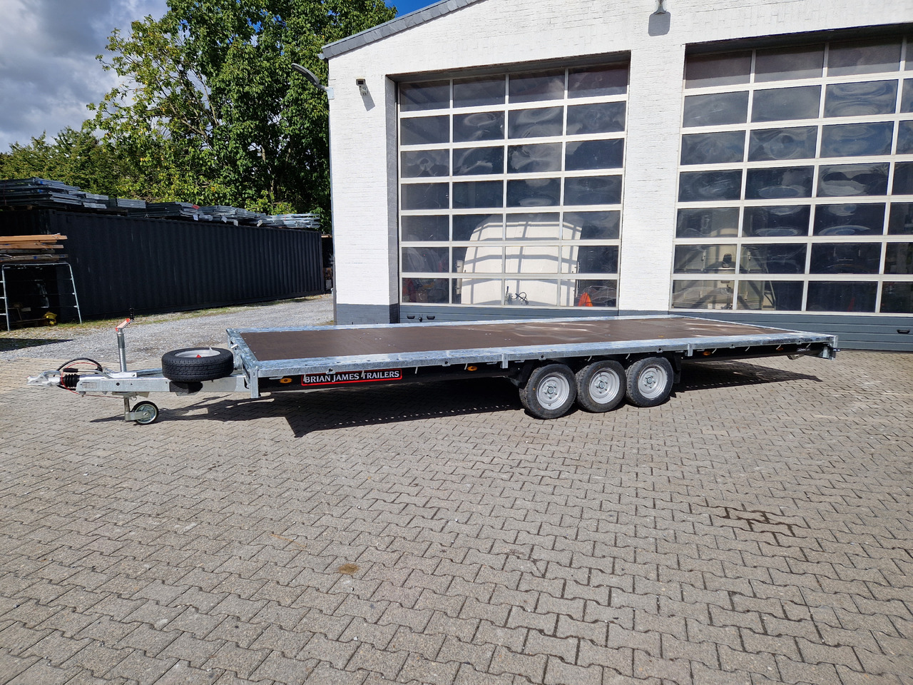 Brian James Trailer Connect 600x243cm plattform blackline Tridem 12" 3500kg - Бортовий причіп/ Платформа: фото 2 Brian James Trailer Connect 600x243cm plattform blackline Tridem 12" 3500kg - Бортовий причіп/ Платформа: фото 2