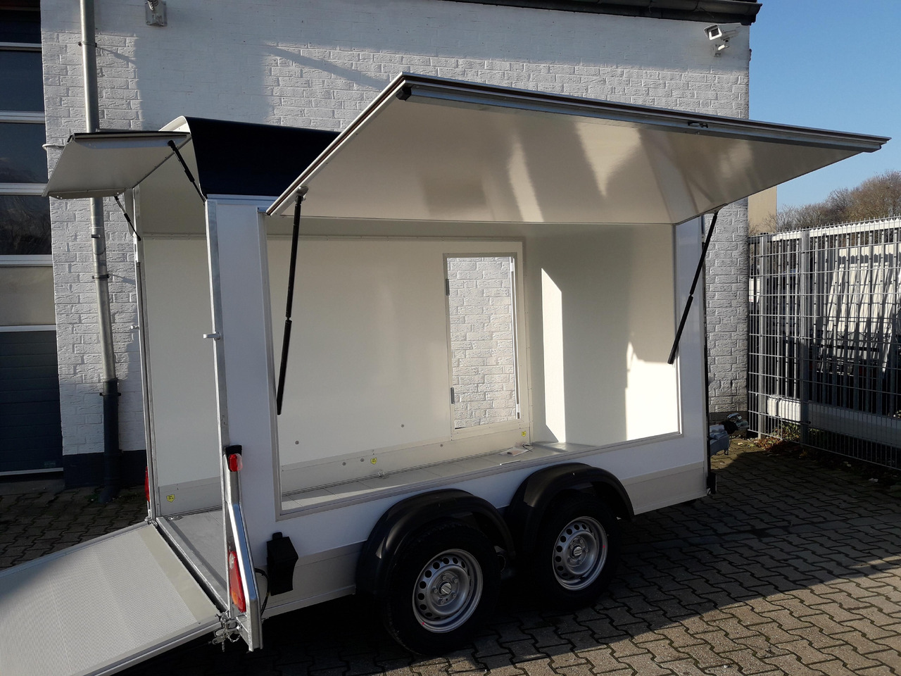 Cargo Roadster 500 312x167x199cm Sandwich Poly schwarz Seitenklappe Seitentür Pullman 100 km/H - Торговий причіп: фото 4 Cargo Roadster 500 312x167x199cm Sandwich Poly schwarz Seitenklappe Seitentür Pullman 100 km/H - Торговий причіп: фото 4