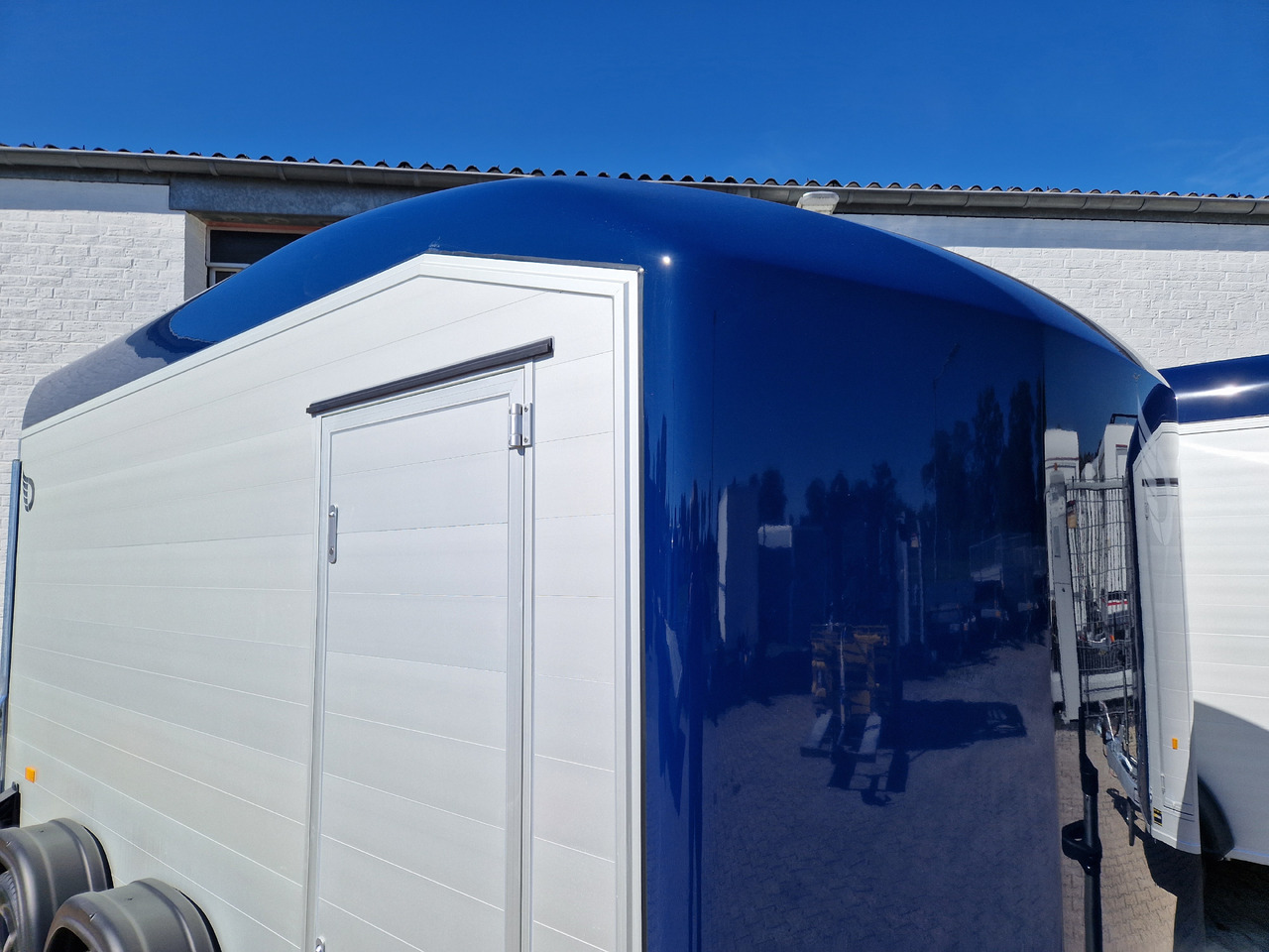 Cargo Roadster 700 plus 375x180x200cm Alu Poly kingblue Seitentür Alufelgen darkline Pullman 2600kg - Закритий кузов причіп: фото 5 Cargo Roadster 700 plus 375x180x200cm Alu Poly kingblue Seitentür Alufelgen darkline Pullman 2600kg - Закритий кузов причіп: фото 5
