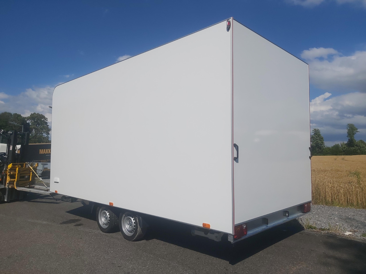 Event Trailer Koffer TWSP M 470T.01 470x220x217cm Seitenklappe IL 2700kg 100km/H - Торговий причіп: фото 3 Event Trailer Koffer TWSP M 470T.01 470x220x217cm Seitenklappe IL 2700kg 100km/H - Торговий причіп: фото 3
